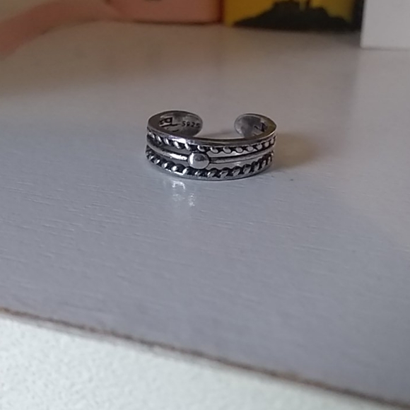 Ring - Picture 3 of 7